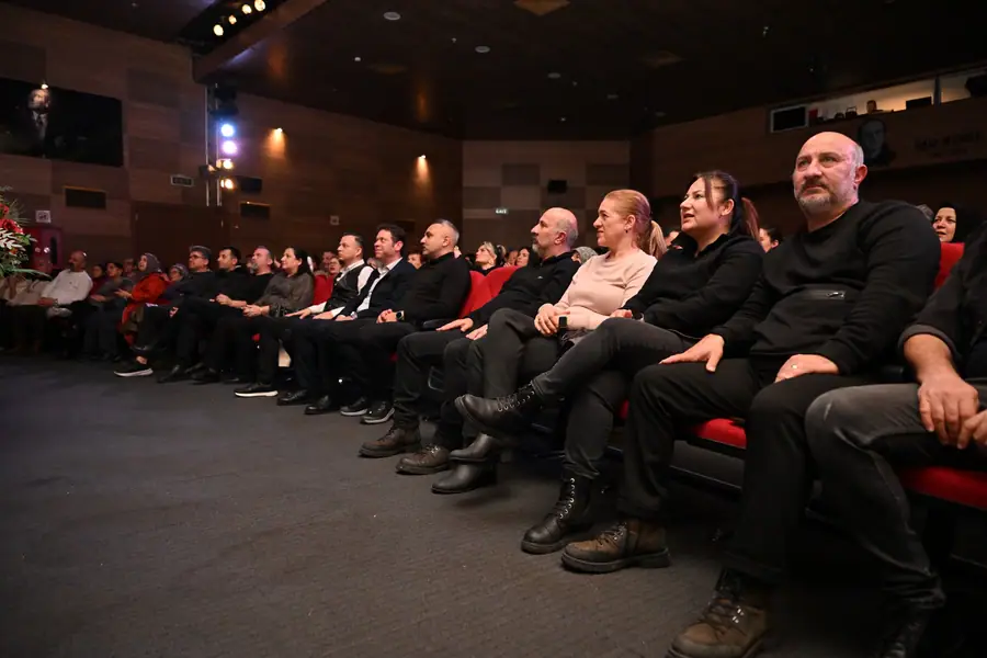 Manisa'da "Aşkın Ezgileri" Konserleri Dört İlçede Sahne Aldı 1 Manisa'da "Aşkın Ezgileri" Konserleri Dört İlçede Sahne Aldı 1
