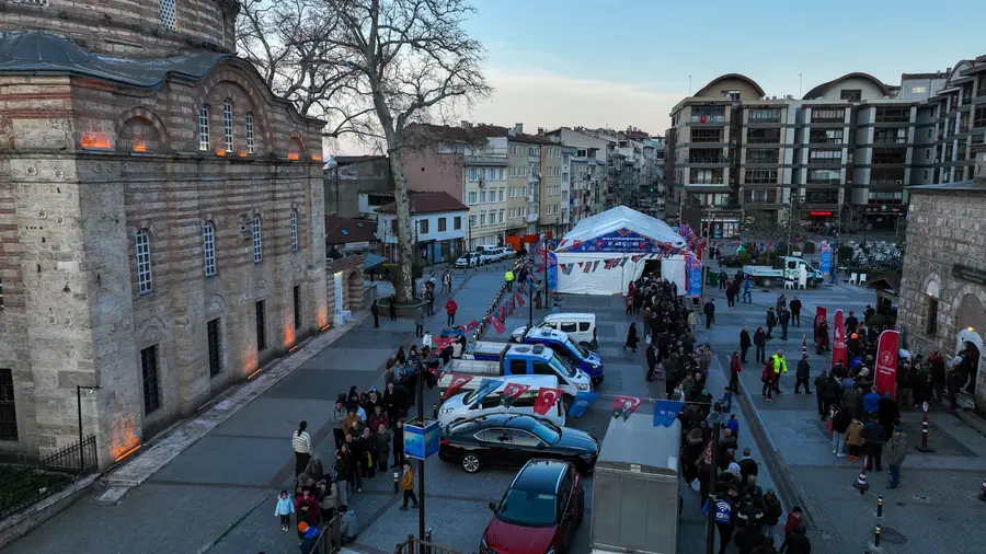 Bursa Büyükşehir'den Ramazan'da 4 Noktada Sabit İftar Sofrası 1