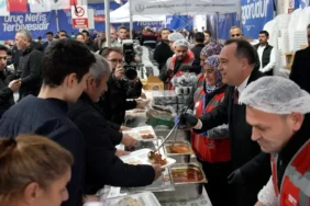 Başkan Besim Dutlulu Binlerce Manisalıyla İftar Sofrasında Buluştu (2)