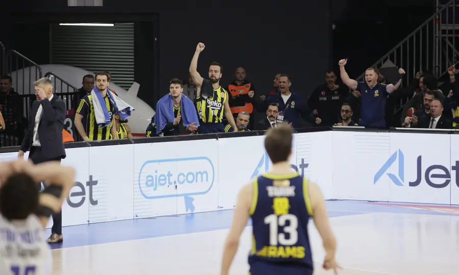 Fenerbahçe Beko Türkiye Kupası'nda Finale Yükseldi 2 Fenerbahçe Beko Türkiye Kupası'nda Finale Yükseldi 2