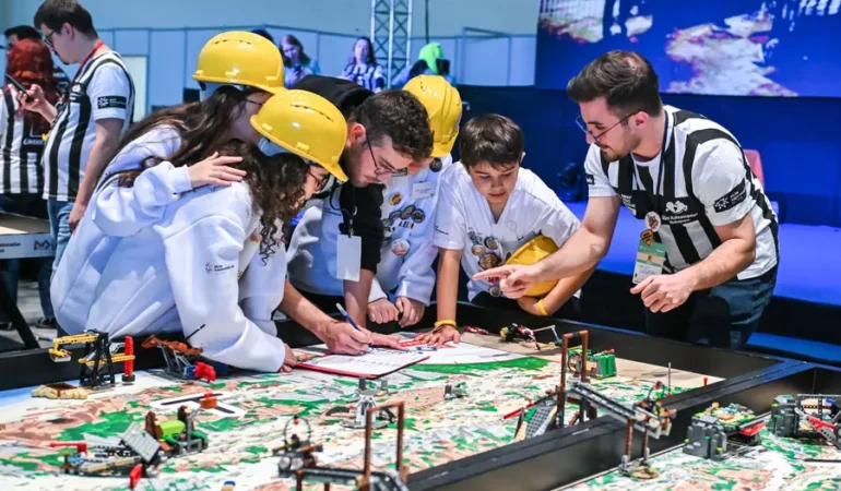 Fuar İzmir'de Robot Yarışması Heyecanı 6 izmir bilim kahramanları 2