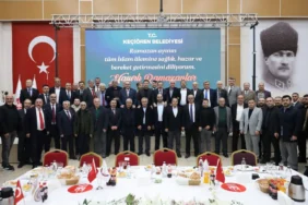 baskan_ozarslan_iftar_sofrasinda_ankaralilarla_bulustu_kecioren.bel.tr_23272