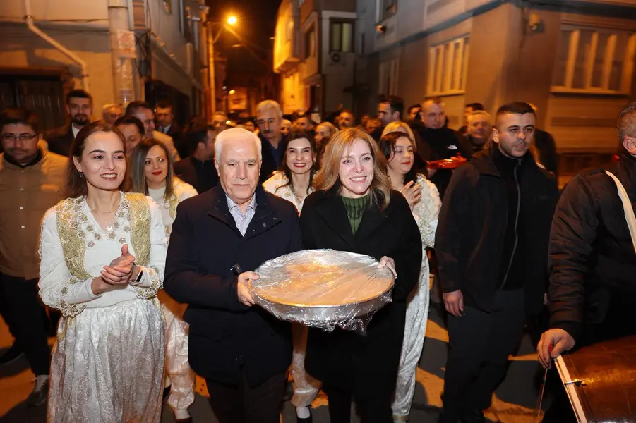 Başkan Bozbey'le Sahurda Asırlık Gelenek 1 Başkan Bozbey'le Sahurda Asırlık Gelenek 1