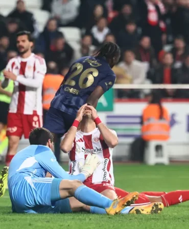 Tedesco'suz Fenerbahçe Antalya'da Takıldı! 20 fenerbahçe - antalyaspor (2)