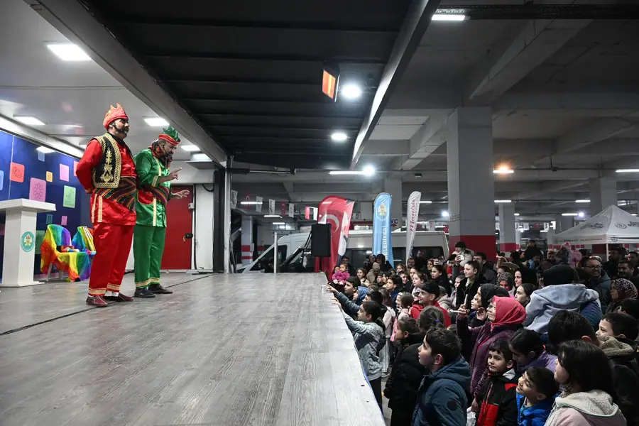 Manisa Büyükşehir'in İftar Sofrası Soma'da Kuruldu 1 Manisa Büyükşehir'in İftar Sofrası Soma'da Kuruldu 1