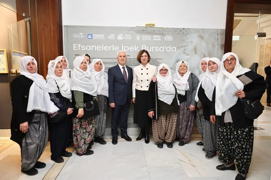 Bursa'da 'Efsanelerle İpek' Sergisi Açıldı 1 Bursa'da 'Efsanelerle İpek' Sergisi Açıldı 1