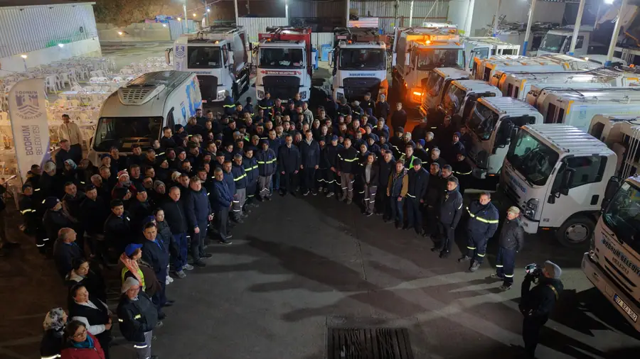 Bodrum Belediye Başkanı Mandalinci Temizlik Personeliyle Sahur Yaptı 1