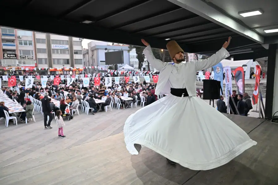 Manisa Büyükşehir ve Alaşehir Belediyesi Ortak İftarda Buluştu 1