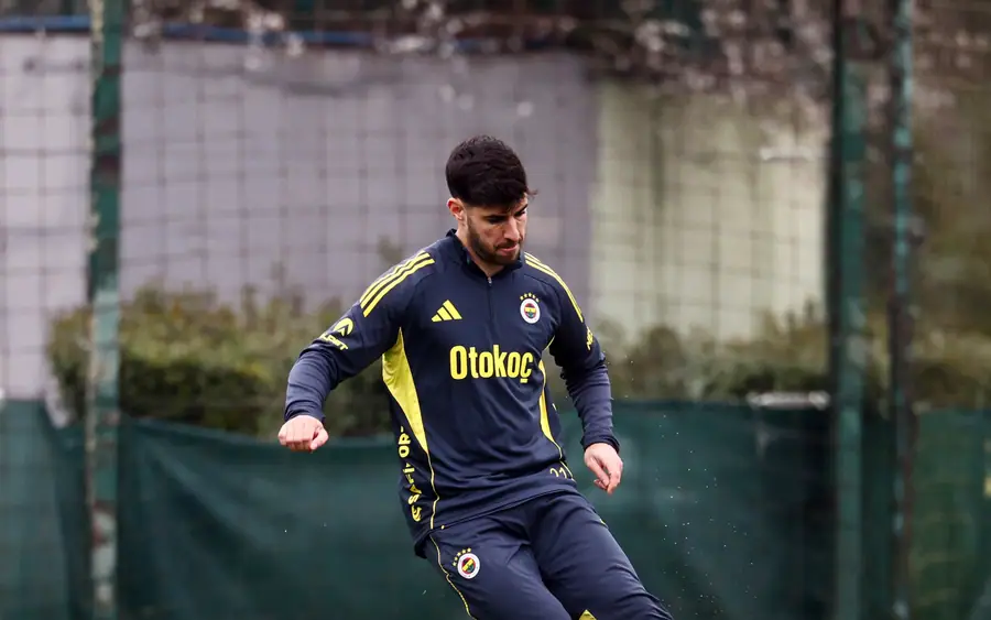 Fenerbahçe'de Hazırlıklar Sürüyor! Derbide Geri Sayım Başladı 1 Fenerbahçe'de Hazırlıklar Sürüyor! Derbide Geri Sayım Başladı 1