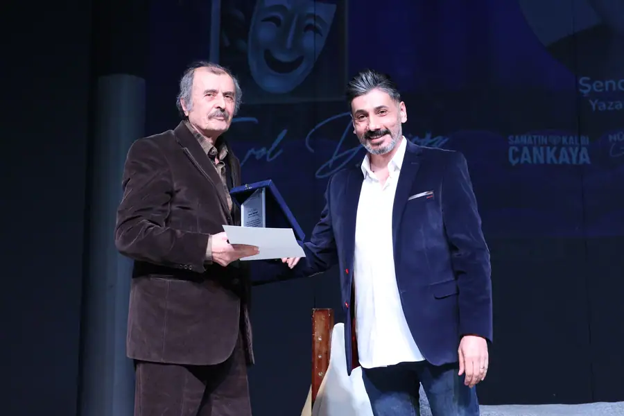 Çankaya'da Tek Kişilik Oyunlar Festivali 25. Yılında Erol Demiröz Anısına Başladı 2 Çankaya'da Tek Kişilik Oyunlar Festivali 25. Yılında Erol Demiröz Anısına Başladı 2