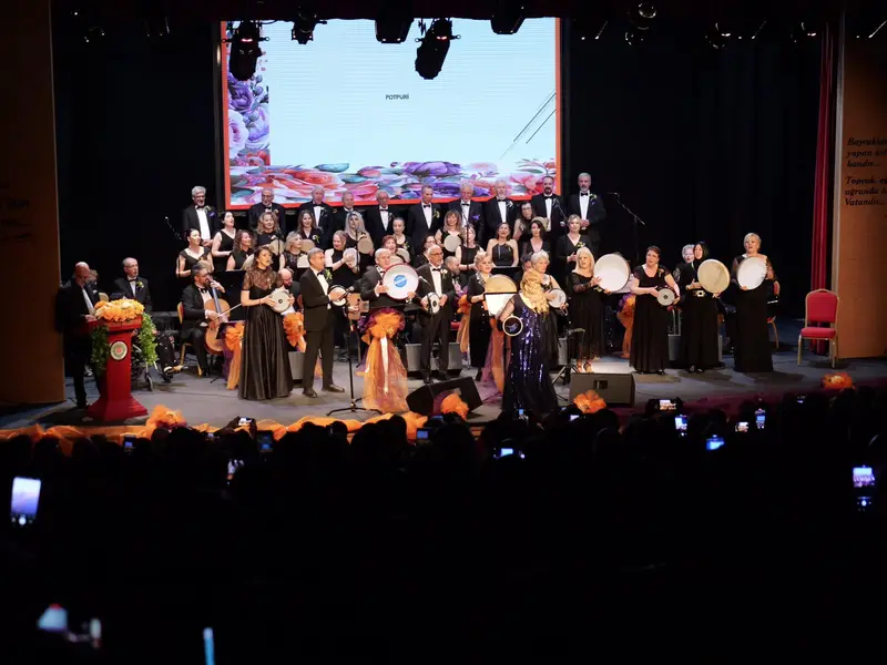 Etisem Korosu Korkut Ata Kongre ve Kültür Merkezi'nde Konser Verdi 1 Etisem Korosu Korkut Ata Kongre ve Kültür Merkezi'nde Konser Verdi 1