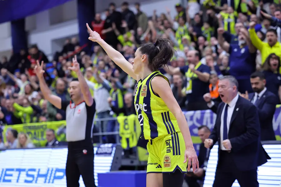 Fenerbahçe Opet Final Serisine Galibiyetle Başladı 1 Fenerbahçe Opet Final Serisine Galibiyetle Başladı 1