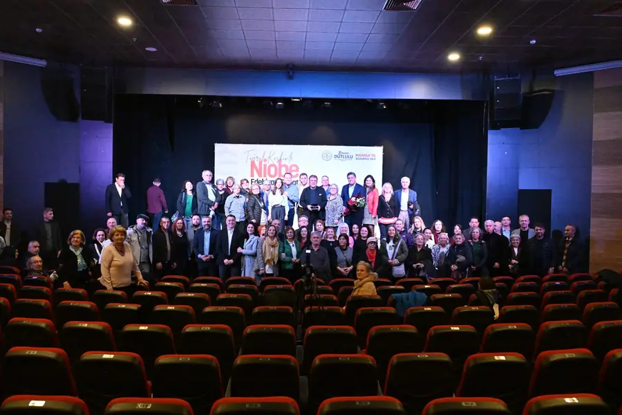 Nebil Özgentürk, Manisa'da Niobe Söyleşileri'nin 10'uncu Konuğu Oldu 1