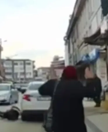 Düzce'de Yayaya Çarpan Otomobil Olay Yerinden Kaçtı 10 Haber Görseli