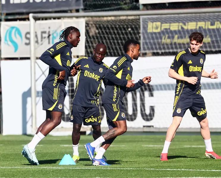 Saracoğlu'nda Derbi Gecesi: Fenerbahçe-Beşiktaş 1 Saracoğlu'nda Derbi Gecesi: Fenerbahçe-Beşiktaş 1