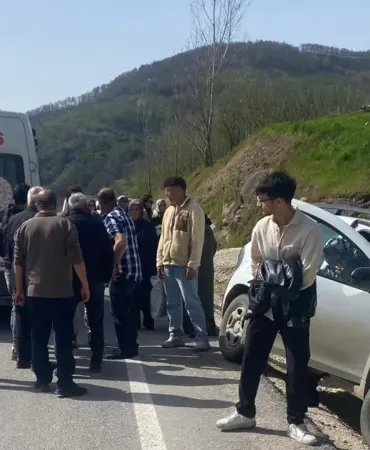 Düzce-Yığılca Bağlantı Yolunda Trafik Kazası: 1 Yaya Yaralandı 3 Haber Görseli