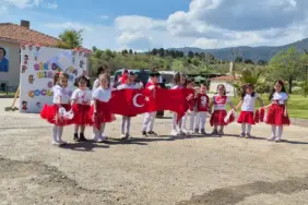 ESMEK OYUN EVLERİNDE 23 NİSAN COŞKUSU RENKLİ GÖRÜNTÜLERE SAHNE OLDU (5)