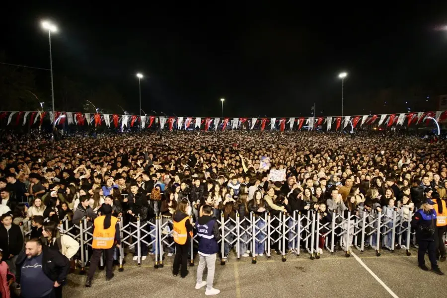 Poizi, Ordu'da Tayfun Gürsoy Parkı'nda Sahne Aldı 1 Poizi, Ordu'da Tayfun Gürsoy Parkı'nda Sahne Aldı 1