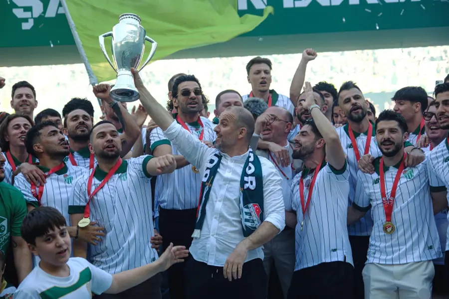 Bursaspor Tarih Yazdı... Kupasına Kavuştu! 1 Bursaspor Tarih Yazdı... Kupasına Kavuştu! 1