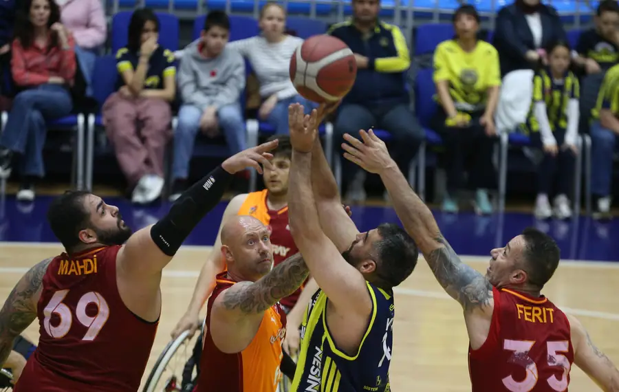 Fenerbahçe İstanbul Jet, Derbide Galatasaray'ı Geçti 2 Fenerbahçe İstanbul Jet, Derbide Galatasaray'ı Geçti 2