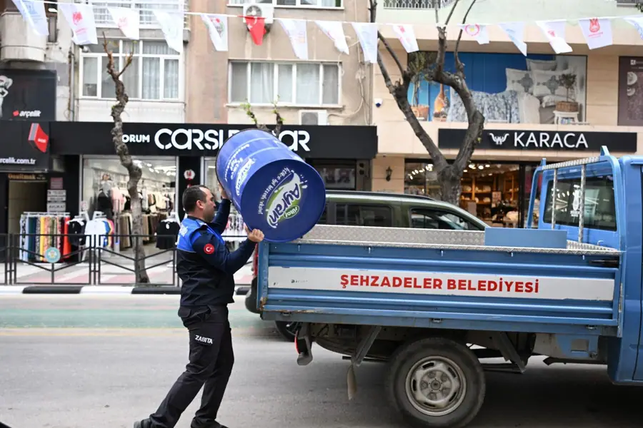 Manisa'da Kaldırım Denetimi: Kurallara Uymayan İşletmelere İdari İşlem 1 Manisa'da Kaldırım Denetimi: Kurallara Uymayan İşletmelere İdari İşlem 1