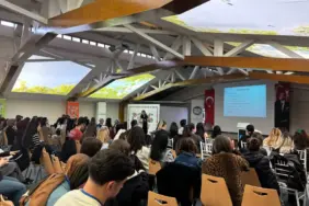 ÖĞRETMENLER OKUL ÖNCESİNİ MASAYA YATIRDI (8)