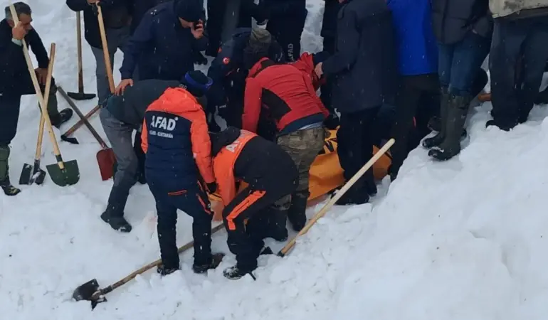 Artvin’de Çığ Faciasında Kayıp Çobanın 5 Ay Sonra Cansız Bedenine Ulaşıldı! 6 Haber Görseli