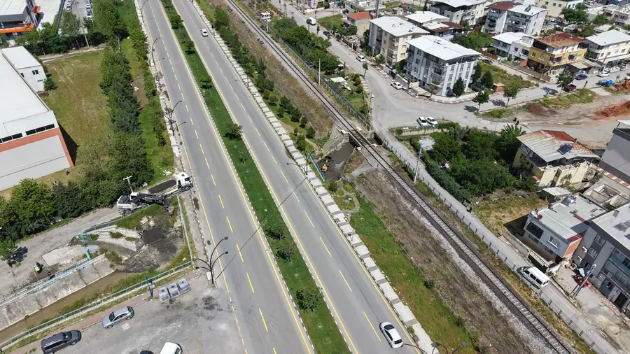 Manisa'da Bozköy Deresi'nde Taşkın Önlemi: 8 Kilometrelik Hat Temizleniyor 1