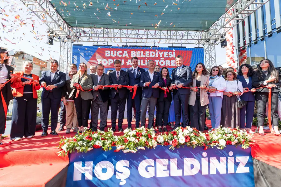 Buca'da Naim Süleymanoğlu Sporium Dahil 16 Projenin Açılışı Yapıldı 2
