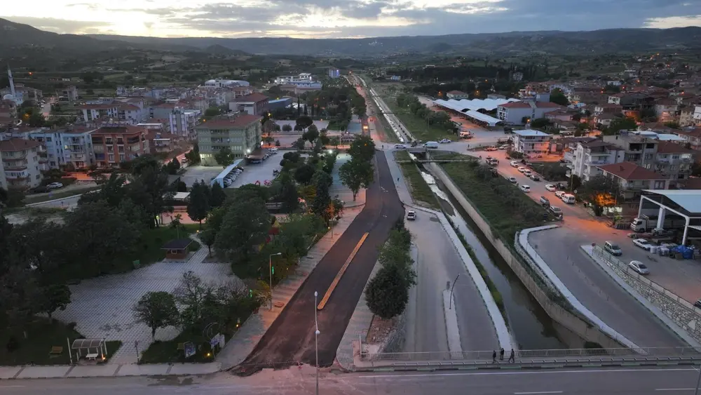 Köprübaşı Hükümet Caddesi'nde Sıcak Asfalt Çalışması Başladı 1
