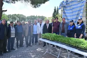 Büyükşehir’den Salihlili Üreticilere 34 Bin Sebze Fidesi (1)