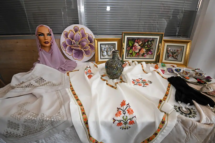 Osmangazi'de OSMEK Kursiyerlerinin Eserleri Sergilendi 1 Osmangazi'de OSMEK Kursiyerlerinin Eserleri Sergilendi 1