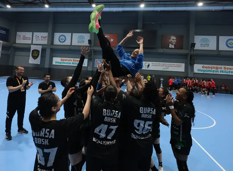Bursa Büyükşehir Belediyespor Sezonu 3 Kupayla Kapattı 1 Bursa Büyükşehir Belediyespor Sezonu 3 Kupayla Kapattı 1