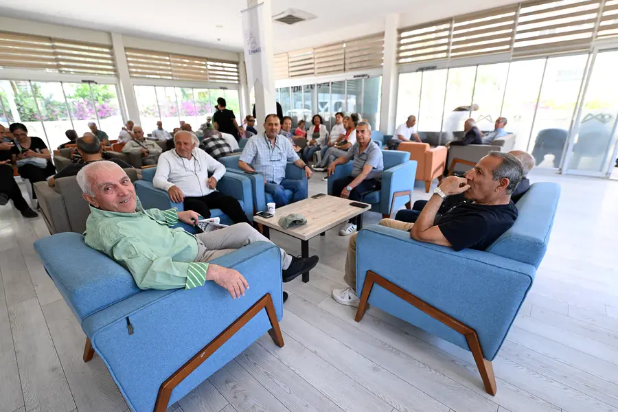 Mersin Büyükşehir'in Emekli Evi'nde Bayramlaşma Programı 1 Mersin Büyükşehir'in Emekli Evi'nde Bayramlaşma Programı 1