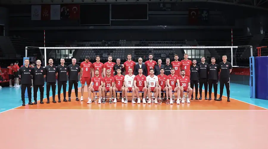 TVF Başkanı Üstündağ, Milli Erkek Voleybol Takımı'nı Kampta Ziyaret Etti 1 TVF Başkanı Üstündağ, Milli Erkek Voleybol Takımı'nı Kampta Ziyaret Etti 1
