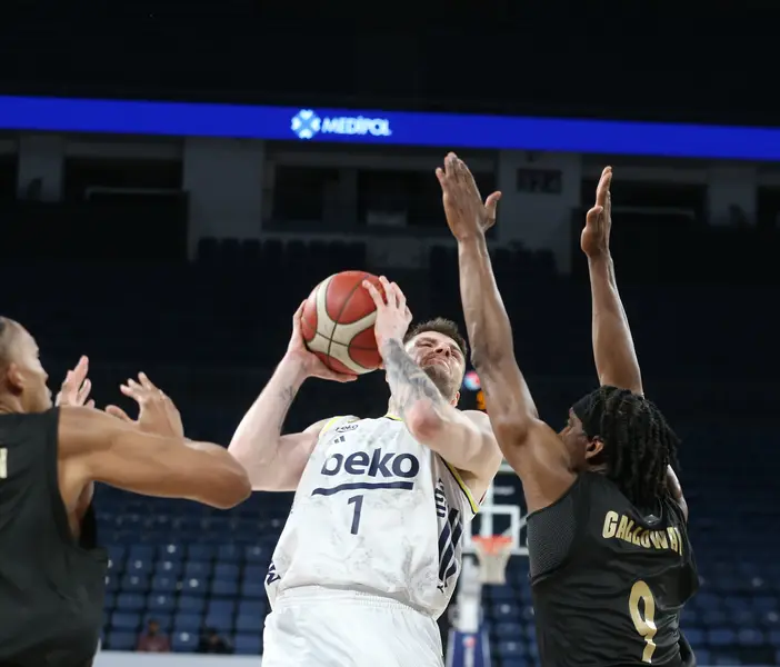 Fenerbahçe Beko Çeyrek Finali 2-0'la Geçti, Yarı Finalde Rakip Anadolu Efes 2