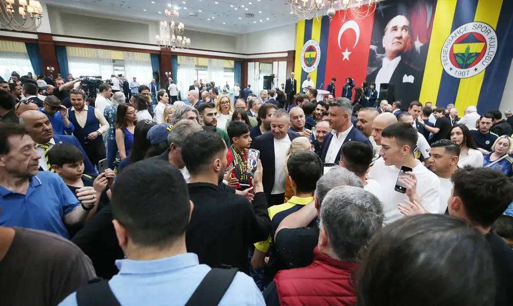Fenerbahçe'nin Bayramlaşma Töreni Faruk Ilgaz Tesisleri'nde Yapıldı 3 Fenerbahçe'nin Bayramlaşma Töreni Faruk Ilgaz Tesisleri'nde Yapıldı 3