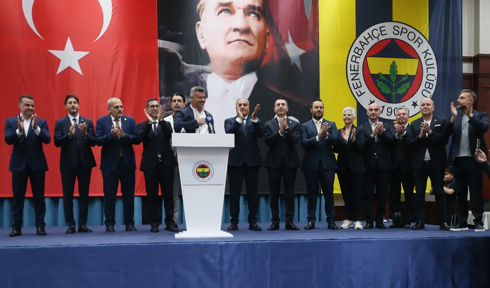 Fenerbahçe'nin Bayramlaşma Töreni Faruk Ilgaz Tesisleri'nde Yapıldı 4 Fenerbahçe'nin Bayramlaşma Töreni Faruk Ilgaz Tesisleri'nde Yapıldı 4