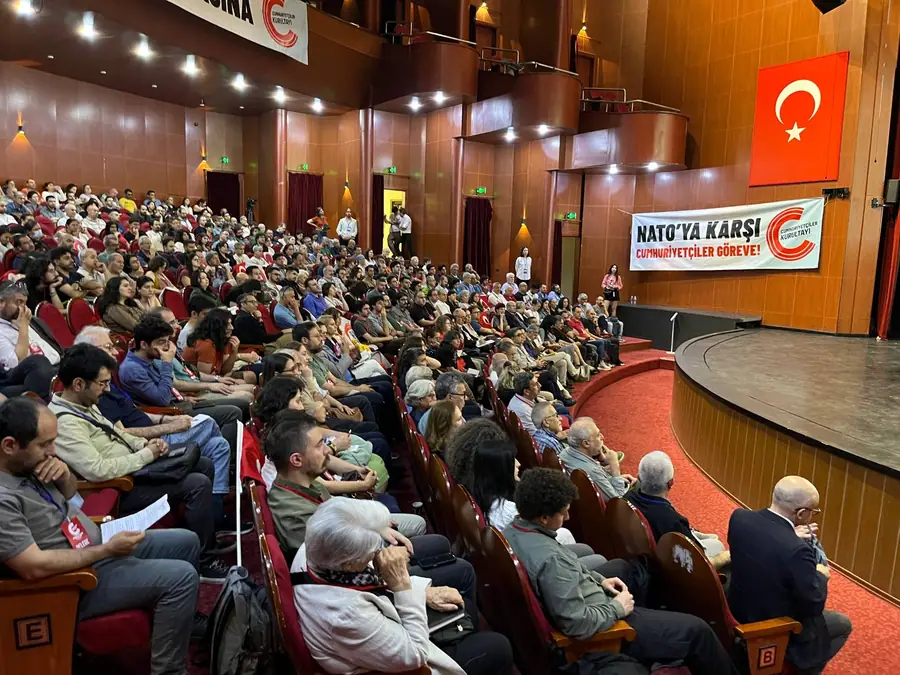 NATO Zirvesi Öncesi Cumhuriyetçiler Kurultayı'ndan 'Karşı Zirve' Çağrısı 1 NATO Zirvesi Öncesi Cumhuriyetçiler Kurultayı'ndan 'Karşı Zirve' Çağrısı 1