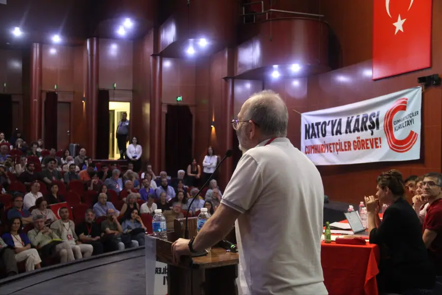 NATO Zirvesi Öncesi Cumhuriyetçiler Kurultayı'ndan 'Karşı Zirve' Çağrısı 2 NATO Zirvesi Öncesi Cumhuriyetçiler Kurultayı'ndan 'Karşı Zirve' Çağrısı 2