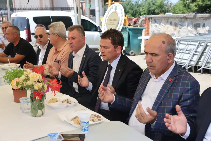 Osmangazi Belediye Başkanı Aydın, Yeniceabat Mahallesi'nde Vatandaşlarla Buluştu 1 Osmangazi Belediye Başkanı Aydın, Yeniceabat Mahallesi'nde Vatandaşlarla Buluştu 1