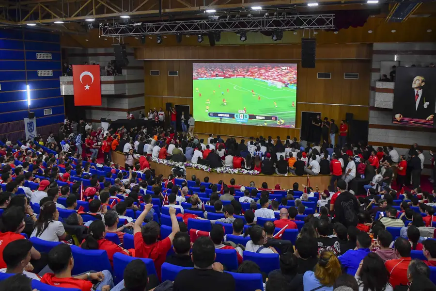 Dünya Kupası Heyecanı Ankara'da Dev Ekranlarda Yaşandı 2 Dünya Kupası Heyecanı Ankara'da Dev Ekranlarda Yaşandı 2