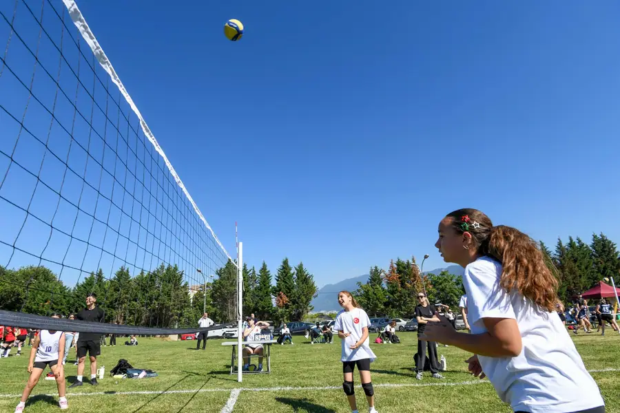 Mini Voleybol Şenliği'nde 1.300 Çocuk Sahaya Çıktı 1