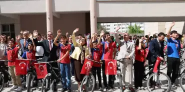 Gaziantep'te Okul Sporları Enleri Ödüllerini Aldı 2 Okul Sporları Enleri 1
