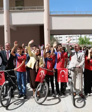 Gaziantep'te Okul Sporları Enleri Ödüllerini Aldı 4 Okul Sporları Enleri 1