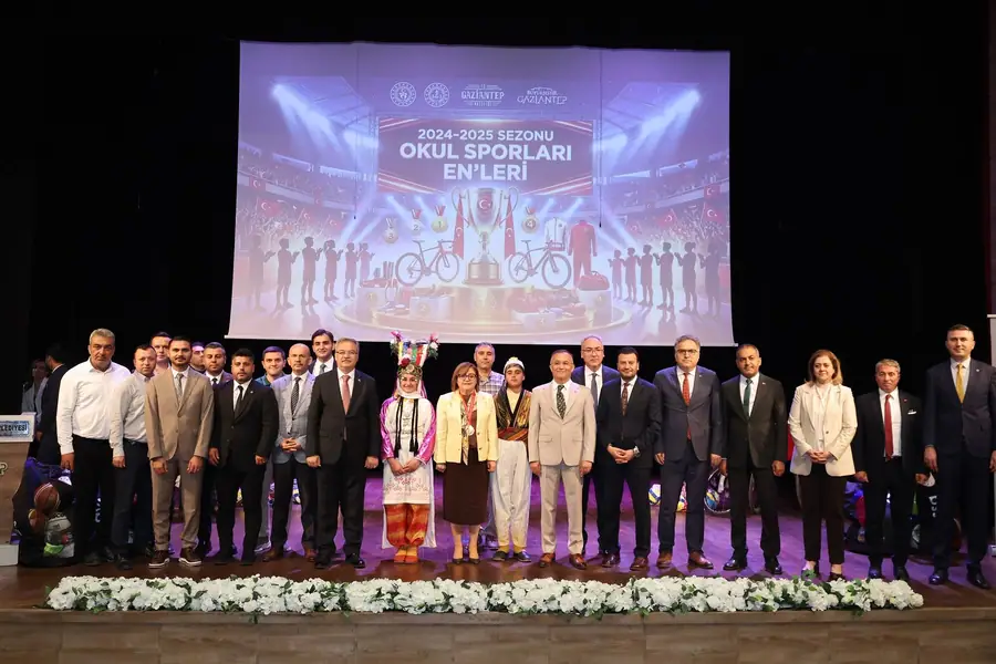 Gaziantep'te Okul Sporları Enleri Ödüllerini Aldı 1 Gaziantep'te Okul Sporları Enleri Ödüllerini Aldı 1