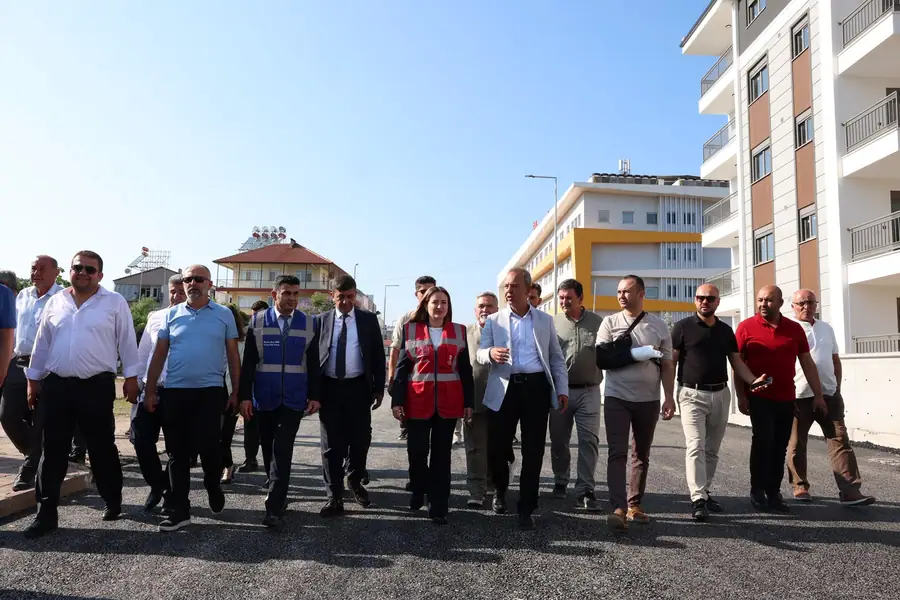 Döşemealtı Yeniköy'de Asfalt Çalışması Başladı 1 Döşemealtı Yeniköy'de Asfalt Çalışması Başladı 1