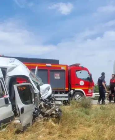 Keşan-Gelibolu Karayolunda Kaza: 16 Yaralı 8 Haber Görseli