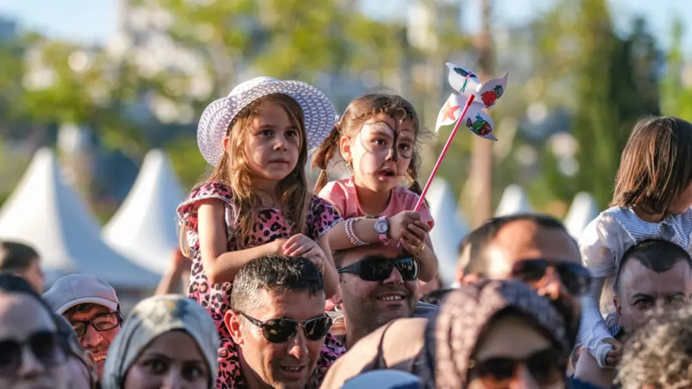 Karneval Çocuk Şenliği'nde Lemi Filozof Sahne Aldı 1 Karneval Çocuk Şenliği'nde Lemi Filozof Sahne Aldı 1