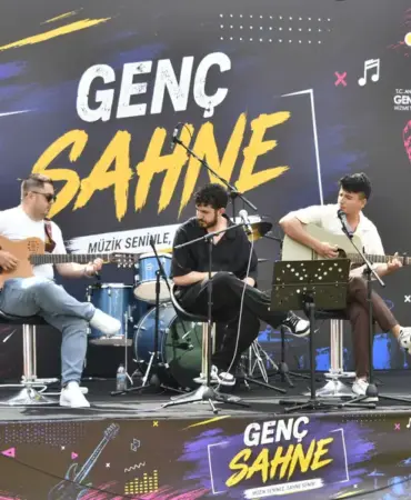 "Genç Sahne Genç Ses" Yarışmasında Final Heyecanı 9 _YNS3652